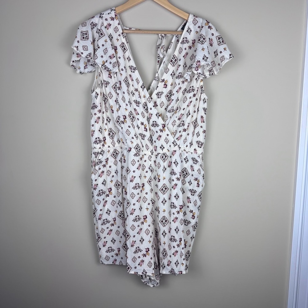 torrid Cream Floral Print Short Sleeve Romper